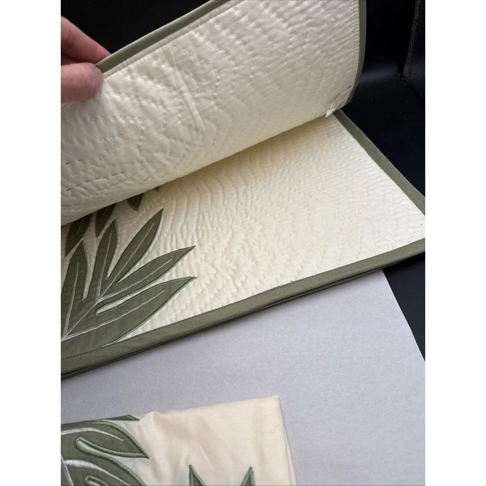 Set Of 4 Place Mats, 4 Napkins DBI-Hawaii ULU NUI Collection EXCELLENT